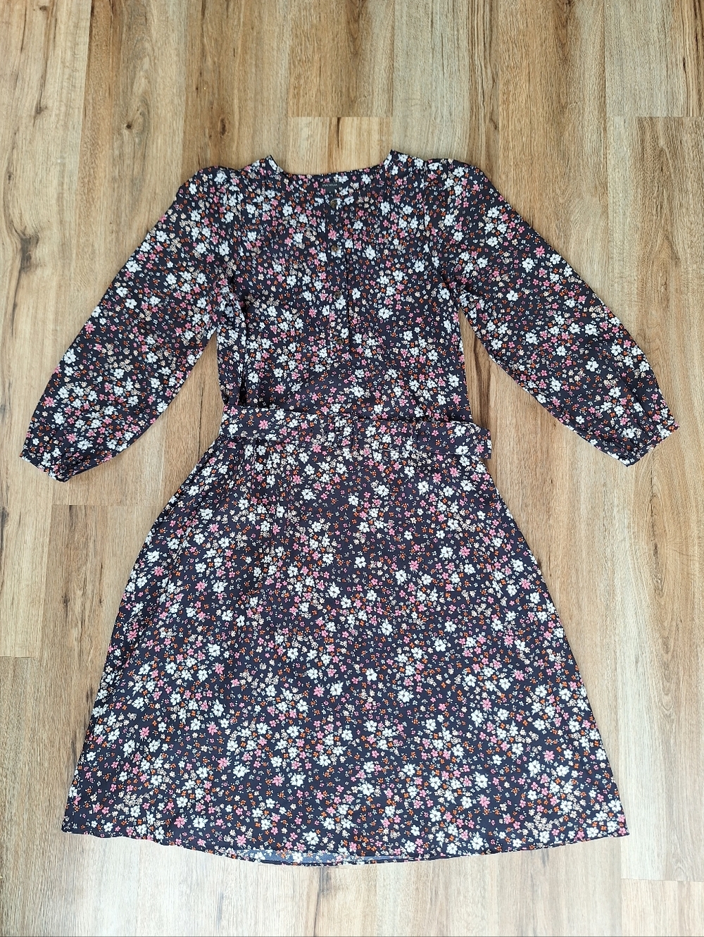 Ann Taylor Floral Belted Long Sleeve Midi Dress Size M Navy Flowy Summer Wedding